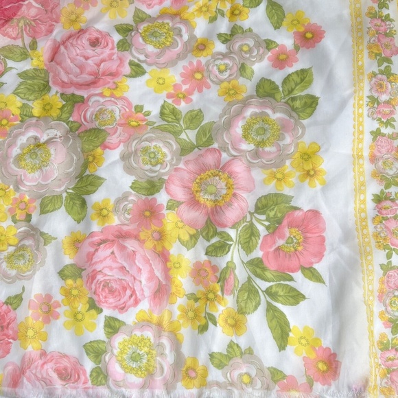 Sheer Fabric Large Flowers Floral Pink Yellow 1 1/2 Yds x 44" Lightweight - Picture 1 of 6
